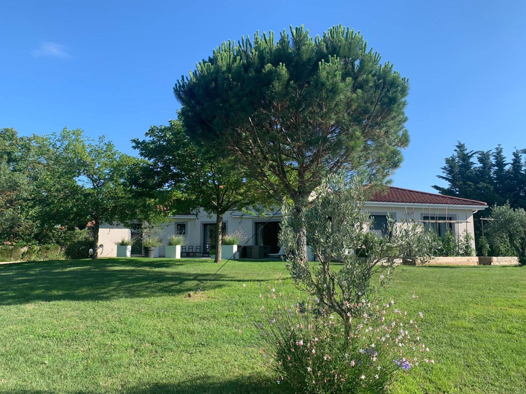 Le Clos Du Pontet Orlienas Экстерьер фото